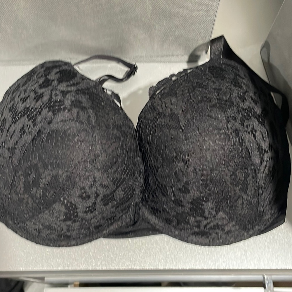 Very sexy push up bra Victoria’s Secret 34DDD